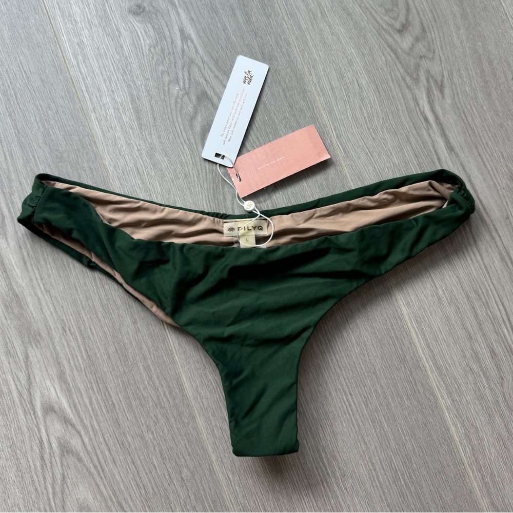 PilyQ NWT rouched bikini bottoms large